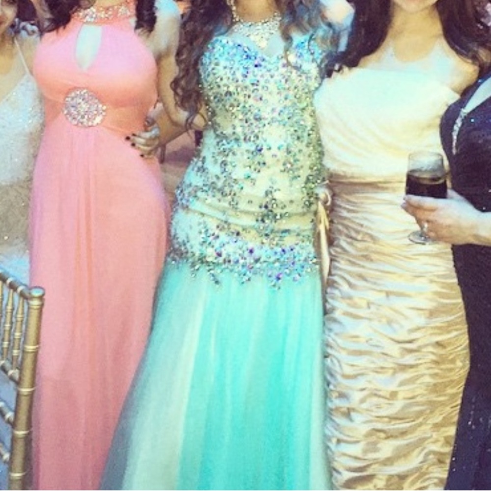 2 CUTE Stunning Beaded Turquoise Gown - Picture 7 of 7
